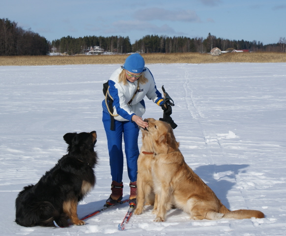 Meren jäälle tultuamme vahvistimme kontaktia